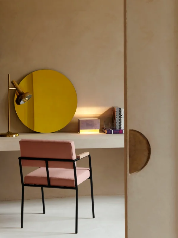 FEST Monday eetkamerstoel met armleuning naturel Sydney Beige 22